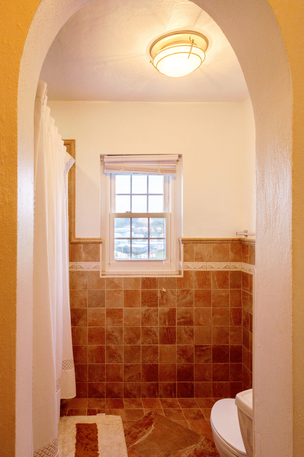 Seven Arches — bathroom