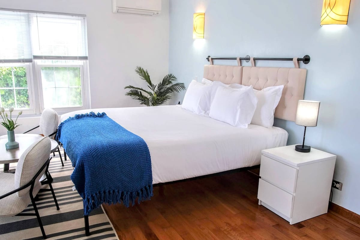 Seven Arches — master bedroom