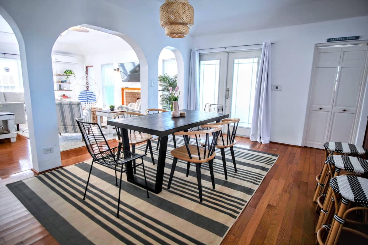 Seven Arches — dining room
